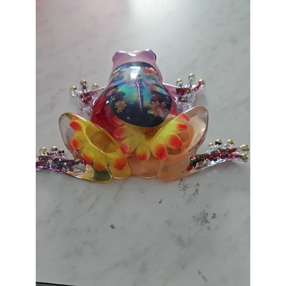 Resin Frog With‎ Dragonfly Figure Handmade Decoration Gift Paperweight 723